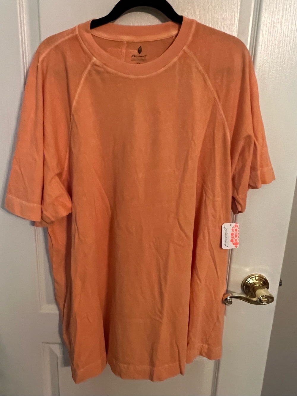 Free People Movement Icon Tee In Summer Melon NWT Size M - Picture 2 of 5